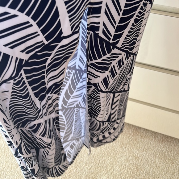 Awesome maxi dress. Medium. Navy n white. - Picture 4 of 6